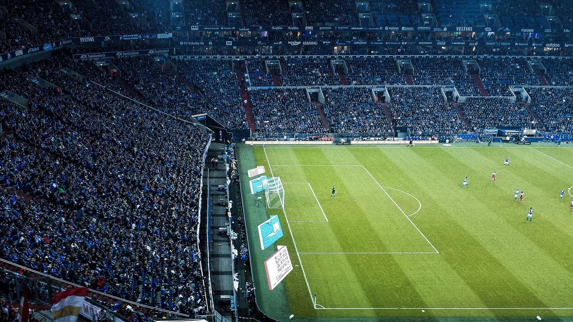 全明星赛场变身欢乐秀场 球星互换角色笑声中见真章